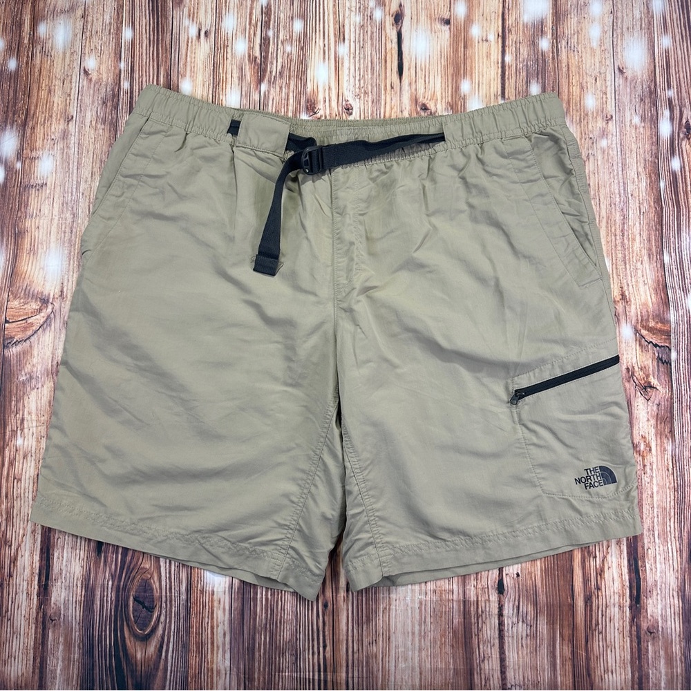 The North Face Men’s Hiking Shorts 
Size XXL Tan